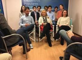 Mercedes Fernández ofrece puestos de salida a NNGG
