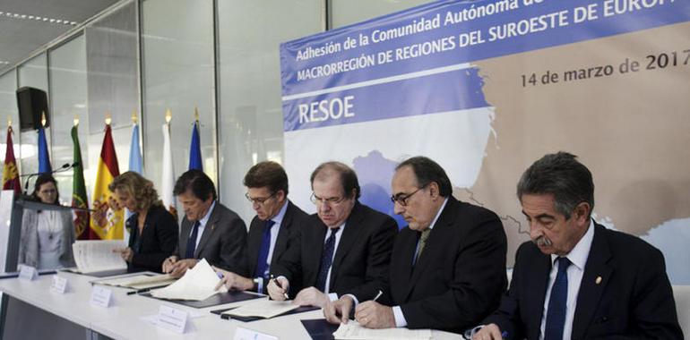 Revilla llama a reivindicar en Europa el corredor ferroviario del Cantábrico
