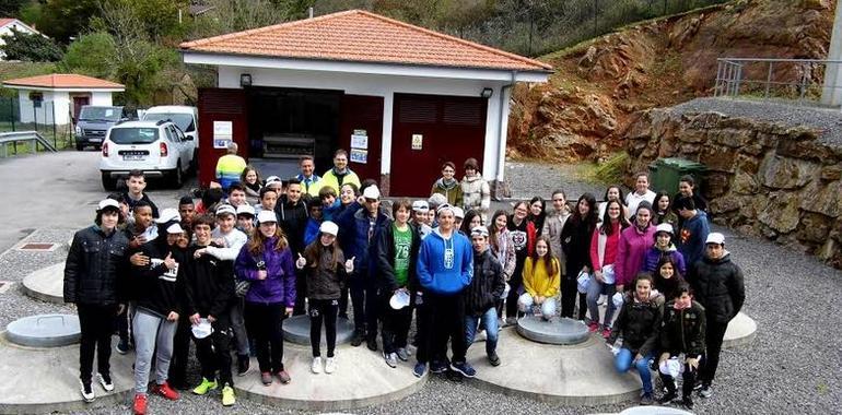 Escolares de Oviedo visitan la Depuradora de Malpica 