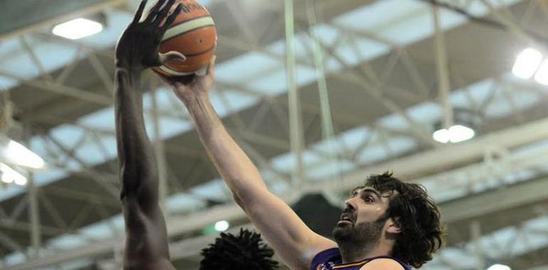El Club Melilla Baloncesto se lleva una gran victoria de Pumarín