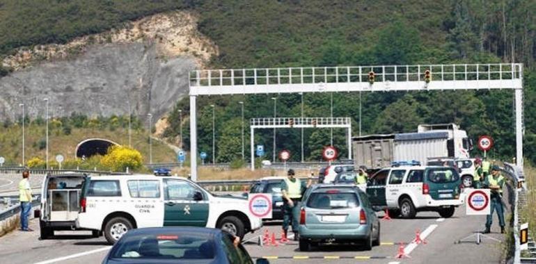 3 detenidos por tráfico de drogas en controles rutinarios de la Guardia Civil 