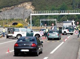 3 detenidos por tráfico de drogas en controles rutinarios de la Guardia Civil 