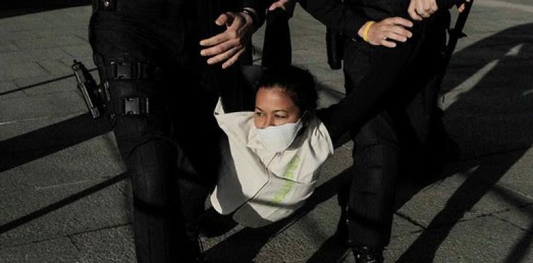 La Ley Mordaza del PP amenaza a Greenpeace con multa de 840.000 euros