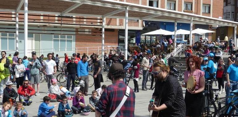 600 ruedas en la III Bicicletada Medioambiental de Gijón