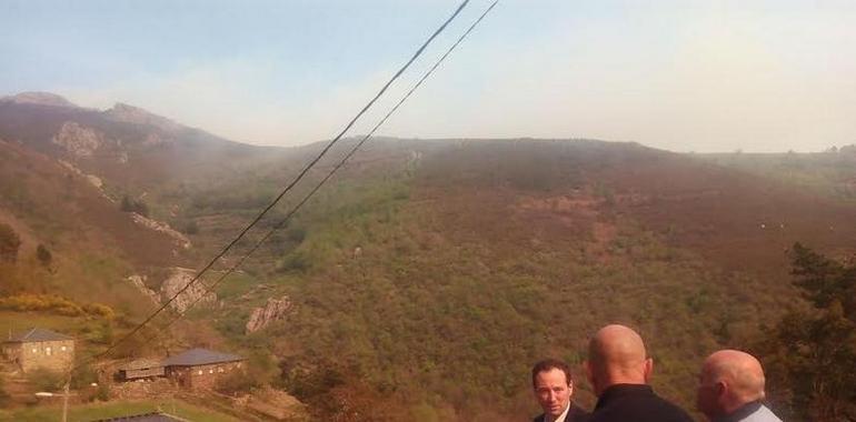 30 incendios forestales se mantienen activos en Asturias
