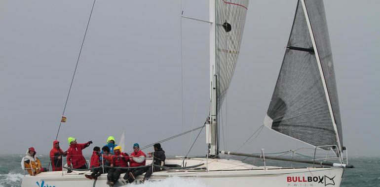 La niebla impide celebrar la jornada del Trofeo de Primavera de Cruceros