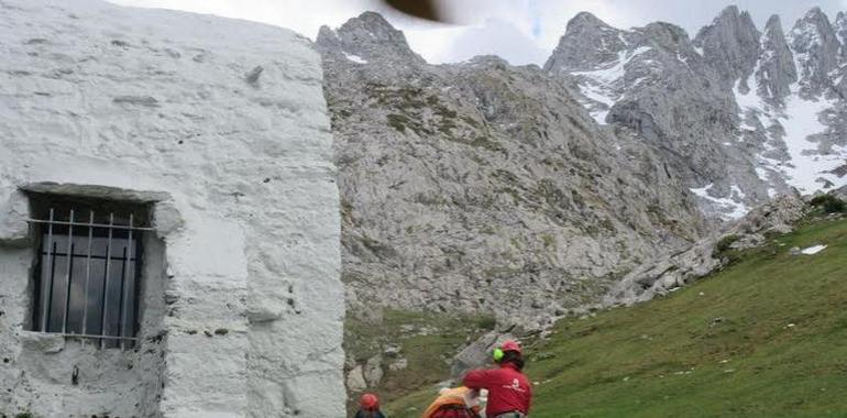 rescatan montañero herido en el Cornión