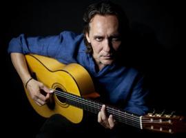 Raphael y Vicente Amigo actuarán esta semana en el Teatro de la Laboral