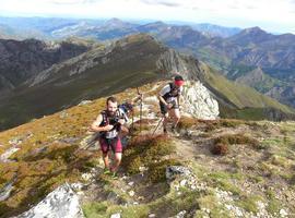 Iván Cuesta y Eva Cruz vencen en el sexto trail Alto Aller