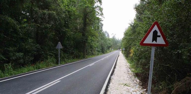 Llanes pide ayuda para reordenar el tráfico en las travesías interurbanas en verano