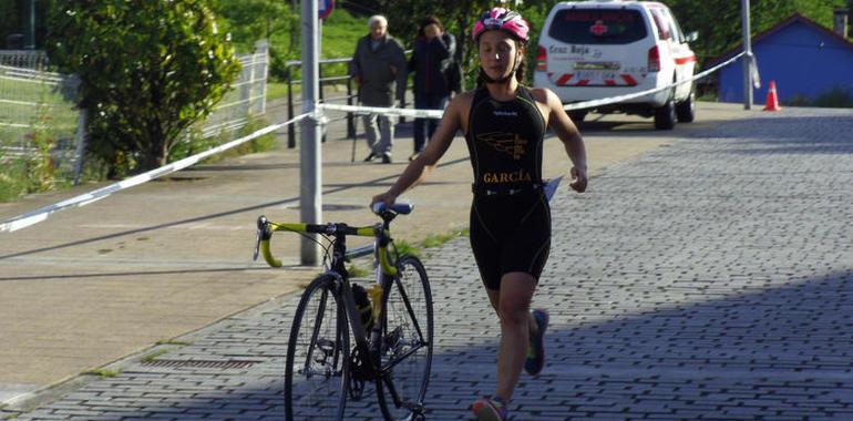 70 participantes en el Triatlón Escolar de Avilés