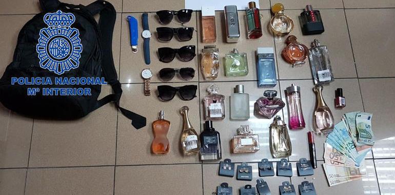 La Policía Nacional detiene a 4 personas de dos grupos especializados en hurtos en establecimientos
