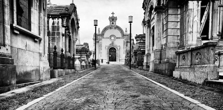 El Cementerio de La Carriona protagonista en la Funermostra