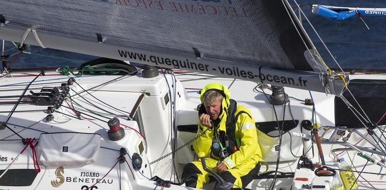 Noche infernal en La Solitaire URGO Le Figaro rumbo a Gijón