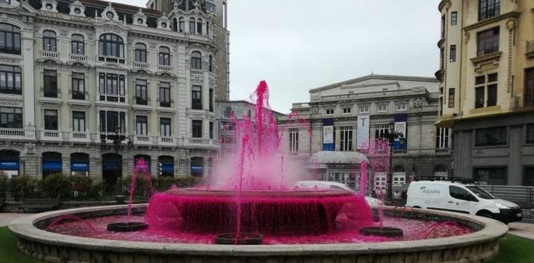 Las fuentes de Oviedo se tiñen por el Día Mundial del Donante de Sangre