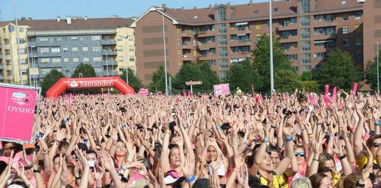 Ocho mil solidarias corren en la Marea Rosa de Gijón