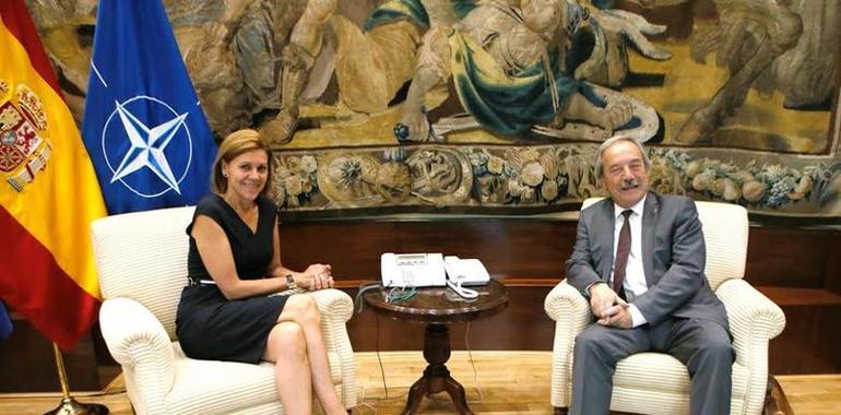 El alcalde de Oviedo arranca a Cospedal un compromiso para La Vega