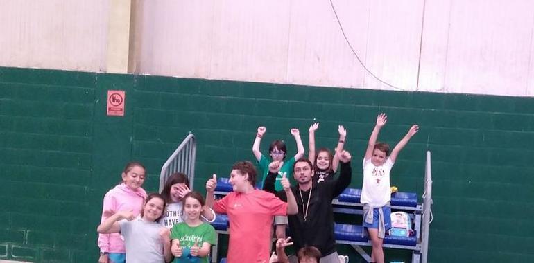 Gran éxito del campamento municipal polideportivo en Colunga