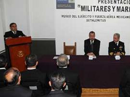 Presentado el libro \Militares y Marinos destacados\