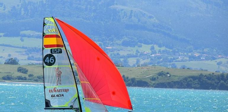 Los hermanos Alonso Tellechea en el europeo de 49er en Kiel