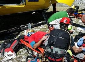 Rescatado un montañero herido gravemente en la vía Cuélebre del Urriellu