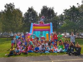 La concejala de Educación, Yolanda Alonso, visita los Talleres Infantiles de Avilés