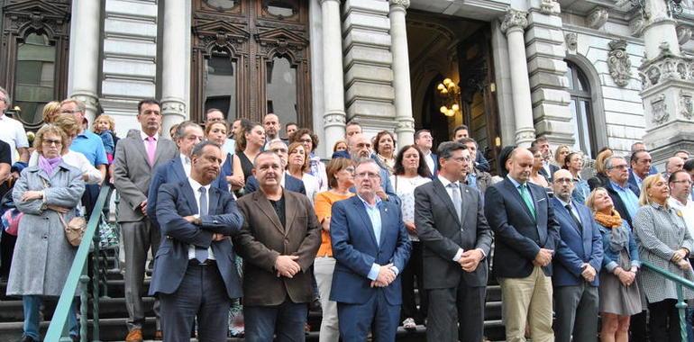 Llamazares expresa la condena a los atentados terroristas de Barcelona y Cambrils