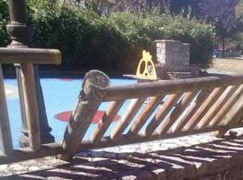 Somos denuncia el abandono del parque de Santa Cruz de Mieres