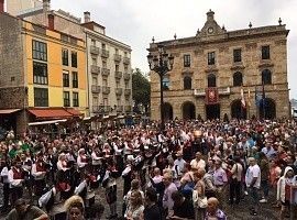 La Plaza Mayor de Xixón, epicentro popular de la capitalidad sidrera 