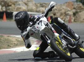 El piloto gijonés Adri#77 sigue en el podio FK1 a falta de una carrera
