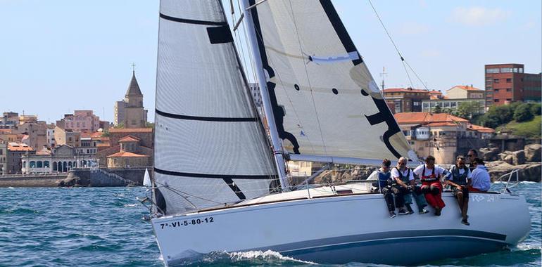 El Santiniebla-Lener se impone en la Regata Villa de Gijón de Cruceros 