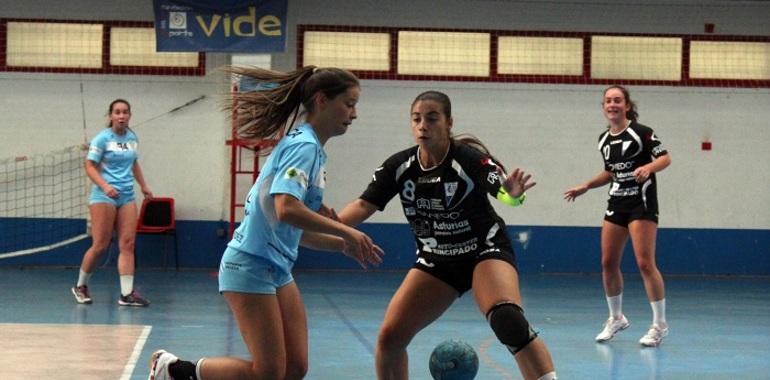 Estreno victorioso del Oviedo Balonmano Femenino