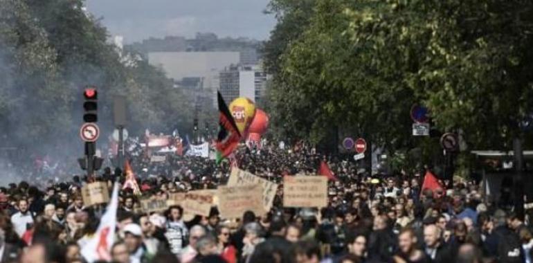 Los sindicatos franceses en marcha contra el golpe al estado social