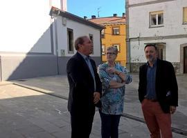El Consistorio de Muros de Nalón 70 mil euros más joven