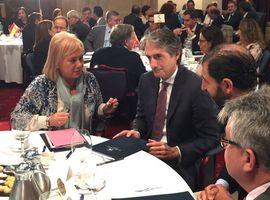 Fernández pide al ministro el mejor calendario para las obras pendientes 