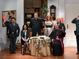 La compañía Padre Coll lleva a La Borbolla, Llanes, la comedia El cantar de los pipiolos