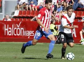 El Sporting se impone  (3-0) en El Molinón