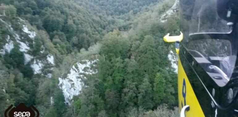 Rescatados dos senderistas en Taranes, Ponga