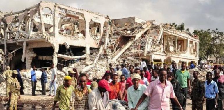 230 muertos y 300 heridos por un atentado en Somalia 