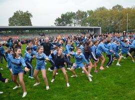 La Selección neozelandesa de rugby pone Gijón a ritmo de Haka