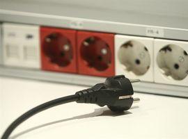 La electricidad continúa siendo el servicio peor valorado por los hogares españoles