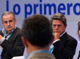 Sáenz de Santamaría tacha de “hipocresía política” la propuesta de Rubalcaba sobre el IVA