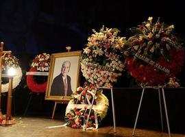 Miles de personas en la despedida a Chiquito de la Calzada 