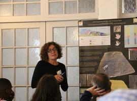 El MUJA presenta los rastros de lagartos del Jurásico Superior de Asturias en Ciudad del Cabo
