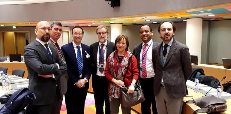 Asturias defiende ante la UE una política de protección de los jóvenes en internet