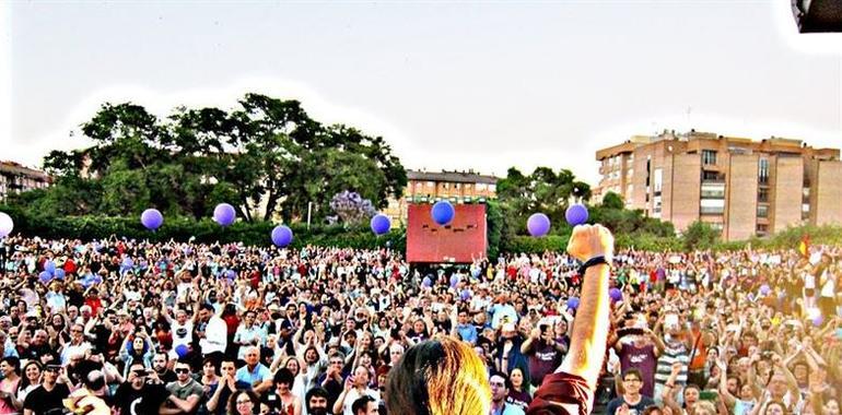 Militantes de Podemos firman un manifiesto para pedir más debate antes de la Asamblea
