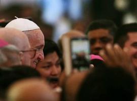 Papa: "La presencia de Dios hoy se llama también rohinyá"