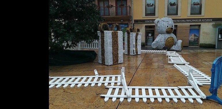 La policía tiene grabados a los vándalos de la iluminación navideña de Oviedo