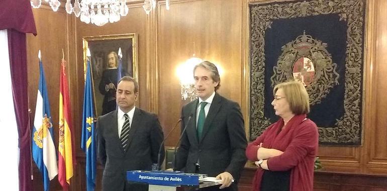Dos ministros visitan Asturias para probar el tren con gas natural licuado