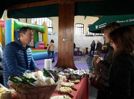 La Feria del Regalo enamora en Villaviciosa